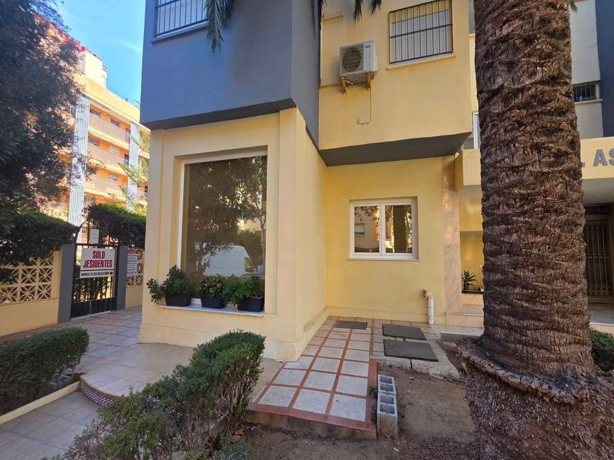 Apartamento de 3 habitaciones en Fuengirola en venta con piscina - 346.000 € (Ref: 9359123)