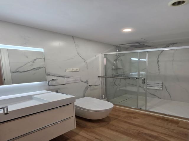 Apartamento de 3 habitaciones en Fuengirola en venta con piscina - 346.000 € (Ref: 9359123)