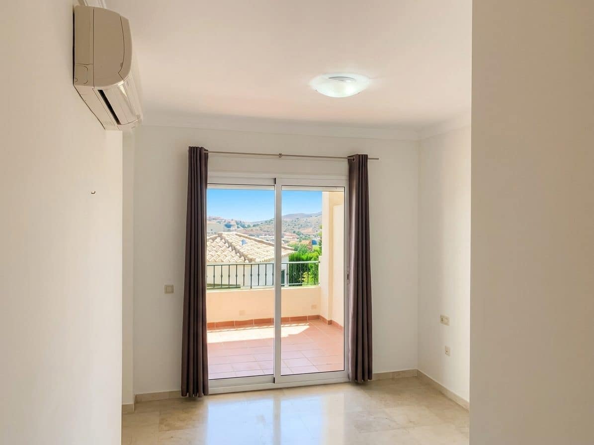 Apartamento de 2 habitaciones en La Cala Hills en venta con piscina garaje - 360.000 € (Ref: 9359124)
