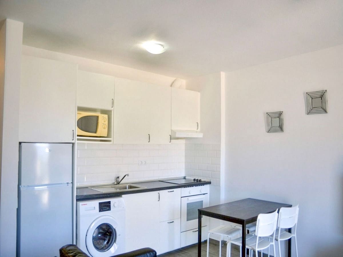 1 sypialnia Apartament na sprzedaż w Caleta de Fuste z basenem - 150 000 € (Ref: 9359126)