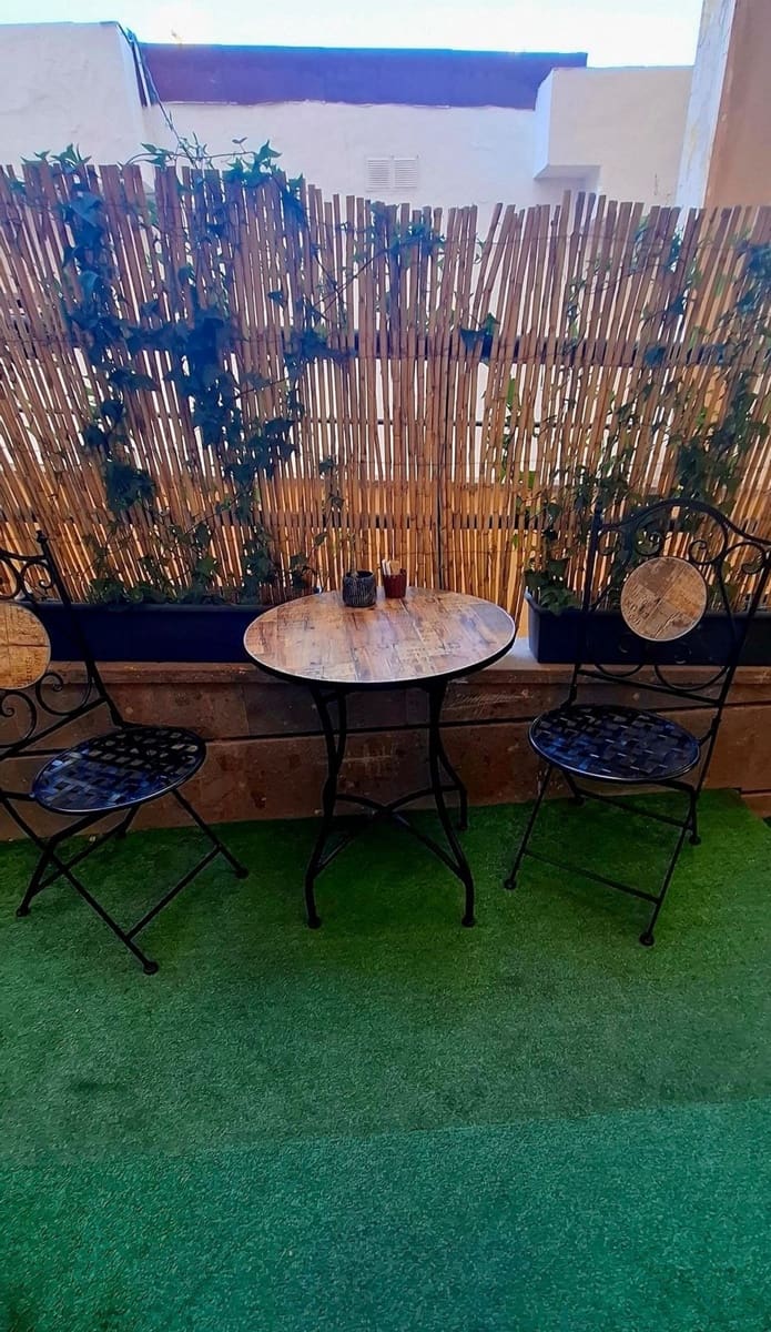 Kommersiell til salgs i Corralejo - € 99 000 (Ref: 9359127)