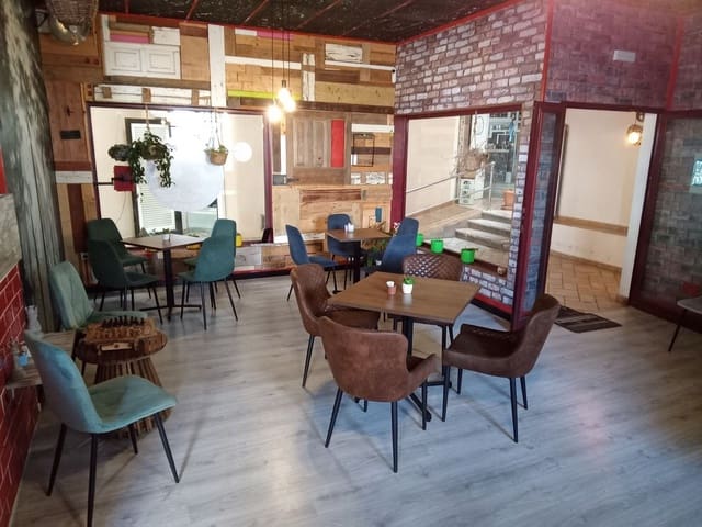 Commercial for sale in Corralejo, La Oliva - € 55,000 (Ref: 9359127)