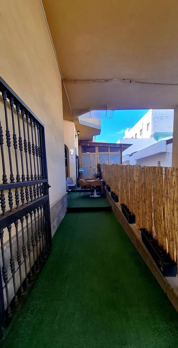 Kommersiell til salgs i Corralejo - € 55 000 (Ref: 9359127)