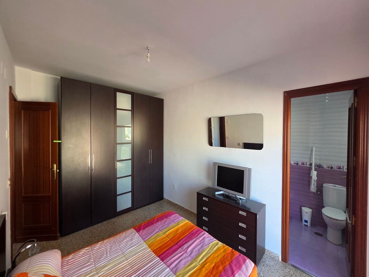 4 bedroom Apartment for sale in Fuengirola - € 595,000 (Ref: 9359128)