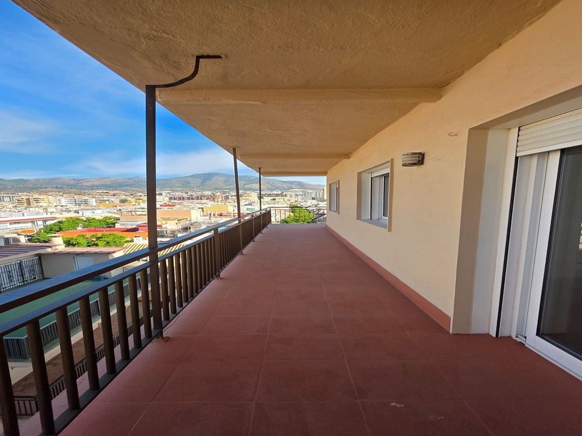 4 slaapkamer Appartement te koop in Fuengirola - € 595.000 (Ref: 9359128)