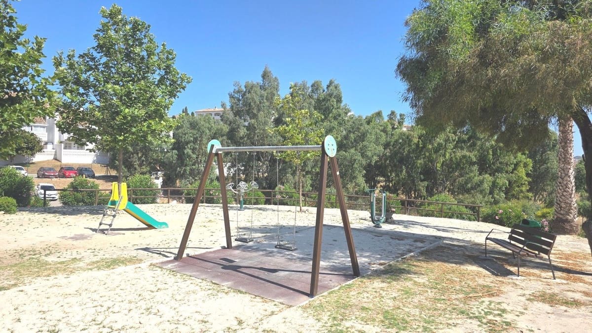 3 bedroom Apartment for sale in Mijas Golf with pool garage - € 375,000 (Ref: 9359129)