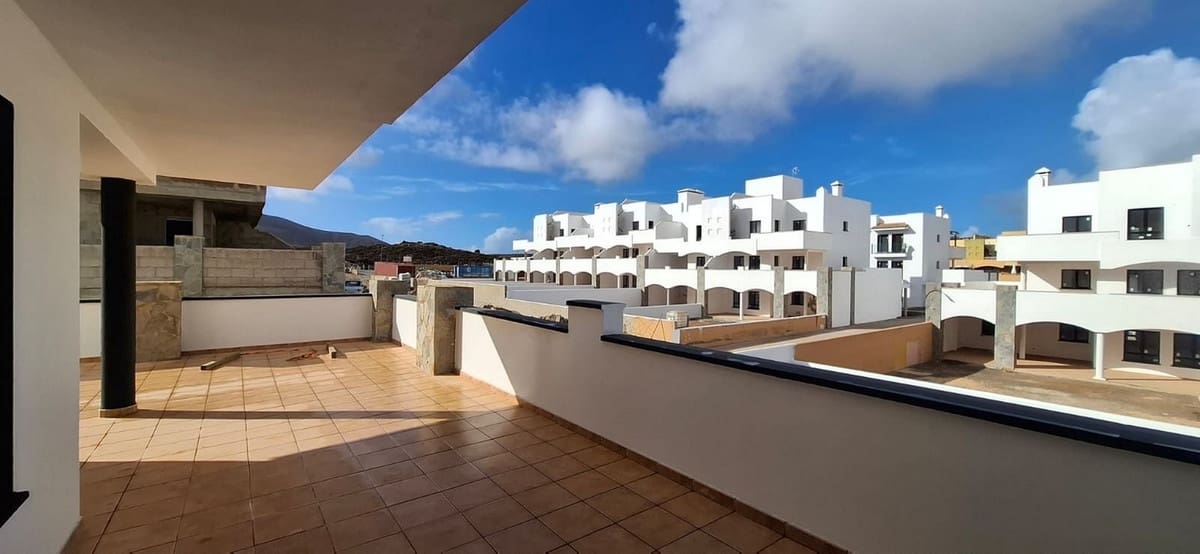 2 sypialnia Apartament na sprzedaż w Corralejo z basenem garażem - 245 000 € (Ref: 9359130)