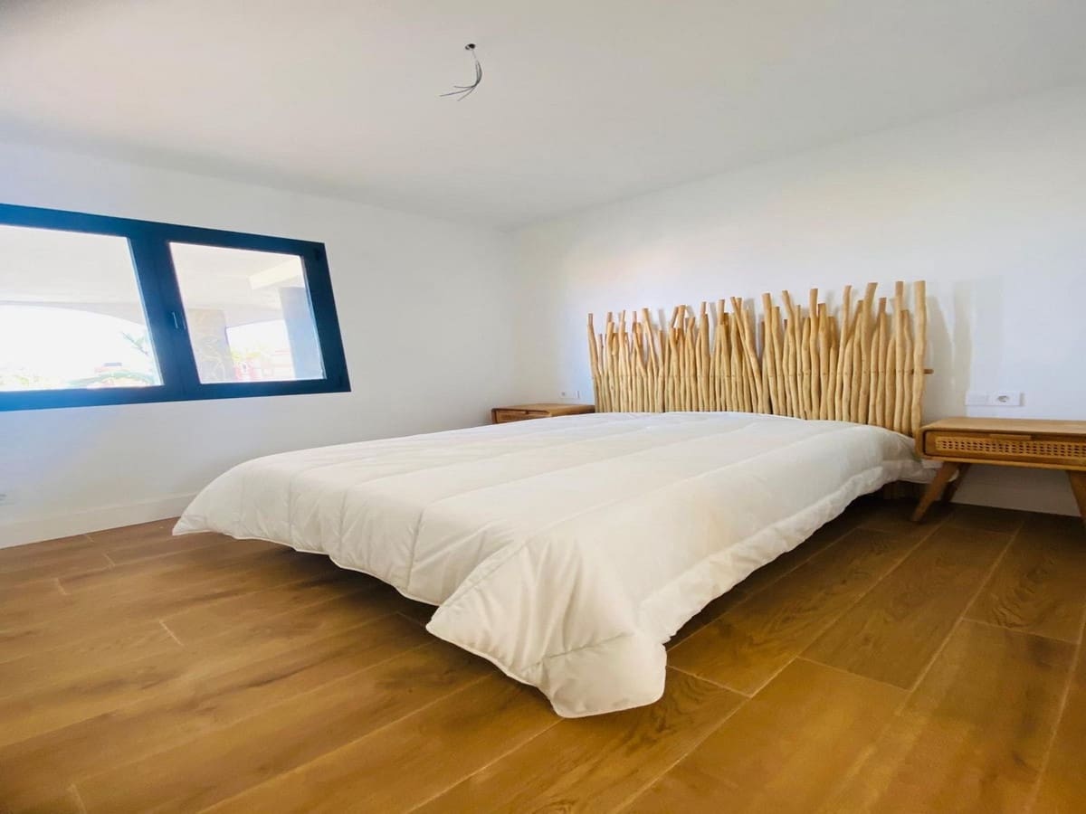 2 sypialnia Apartament na sprzedaż w Corralejo z basenem garażem - 245 000 € (Ref: 9359130)