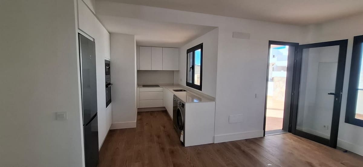 2 chambre Appartement à vendre à Corralejo avec piscine garage - 249 000 € (Ref: 9359130)