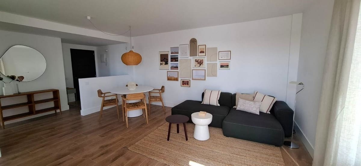 2 slaapkamer Appartement te koop in Corralejo met zwembad garage - € 249.000 (Ref: 9359130)