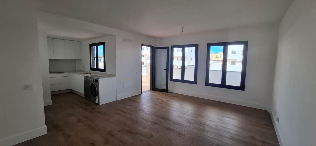 2 slaapkamer Appartement te koop in Corralejo met zwembad garage - € 249.000 (Ref: 9359130)
