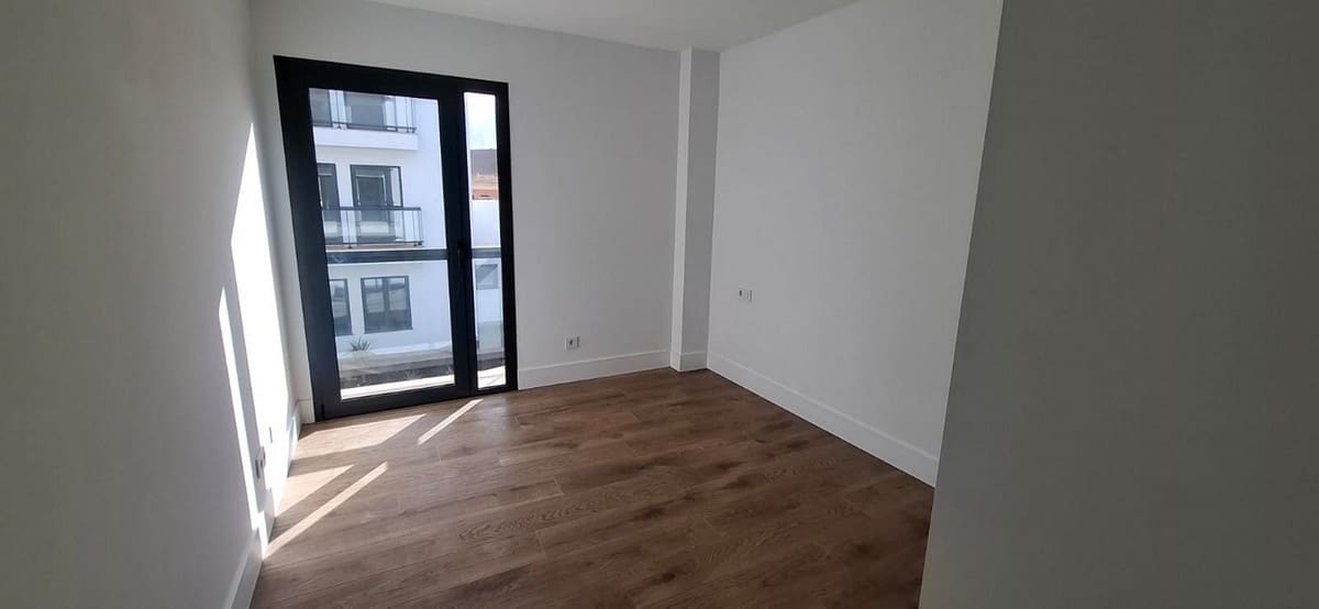 2 slaapkamer Appartement te koop in Corralejo met zwembad garage - € 249.000 (Ref: 9359130)