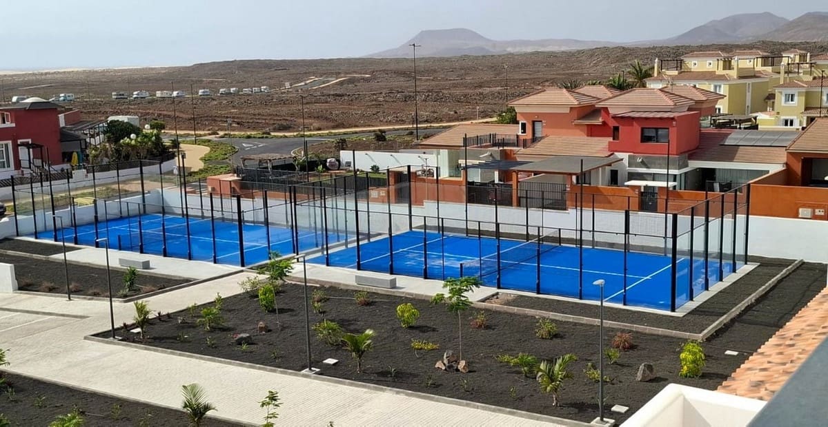 2 slaapkamer Appartement te koop in Corralejo met zwembad garage - € 249.000 (Ref: 9359130)