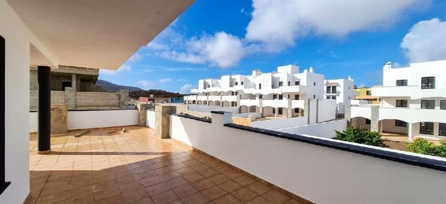 2 bedroom Apartment for sale in Corralejo, La Oliva with pool - € 249,000 (Ref: 9359130)