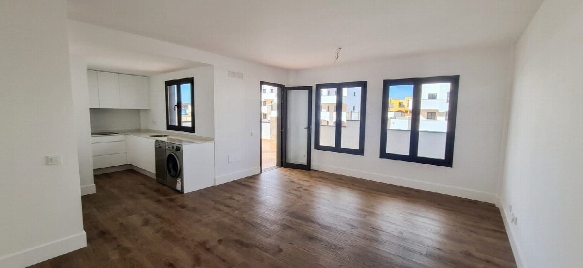 2 bedroom Apartment for sale in La Oliva with pool garage - € 249,000 (Ref: 9359130)