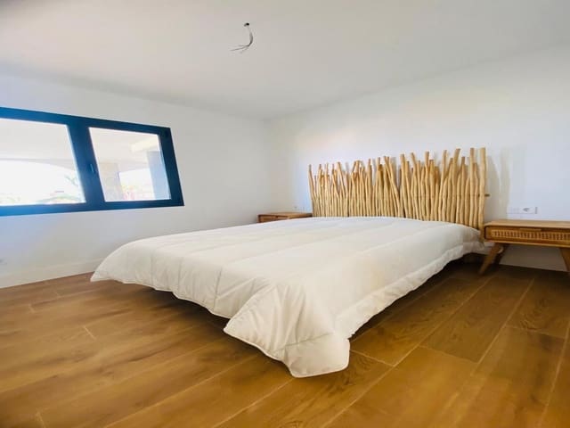 3 slaapkamer Appartement te koop in Corralejo, La Oliva met zwembad garage - € 352.000 (Ref: 9359131)