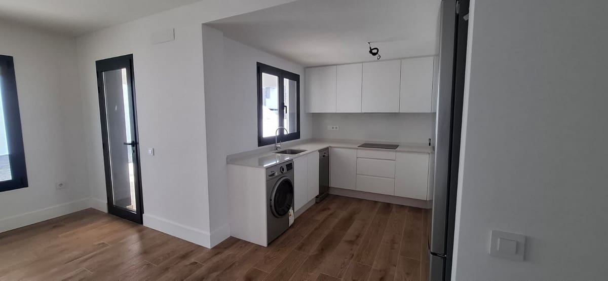 3 soveværelse Lejlighed til salg i Corralejo med swimmingpool garage - € 342.000 (Ref: 9359131)