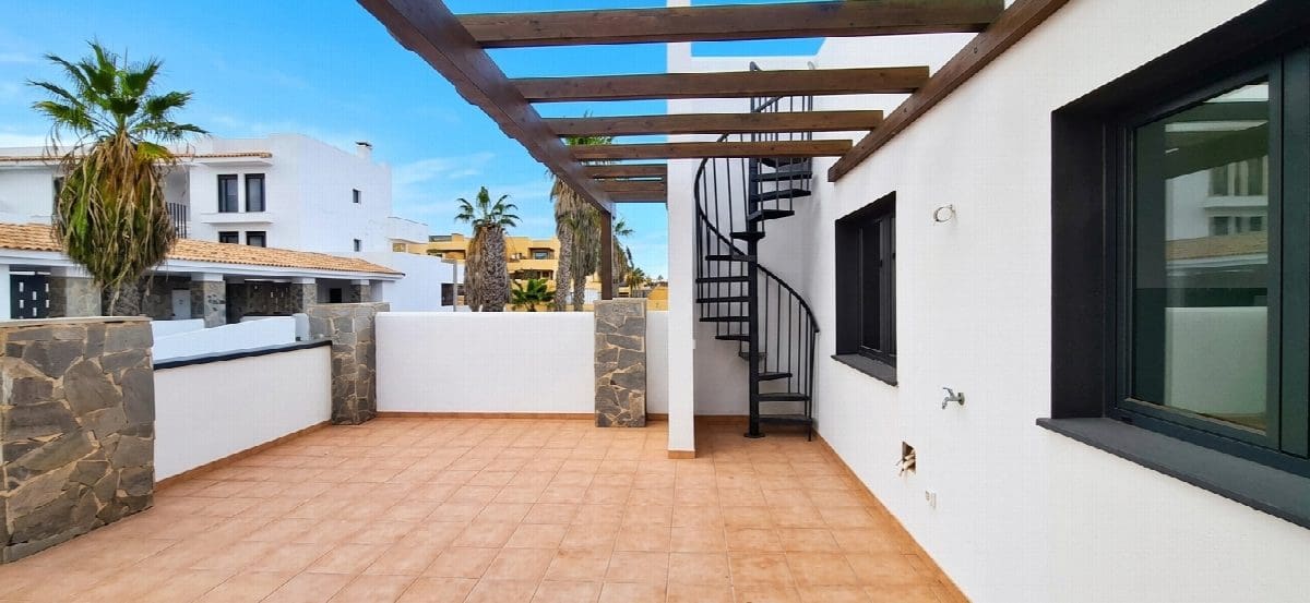 3 bedroom Apartment for sale in La Oliva with pool garage - € 342,000 (Ref: 9359131)
