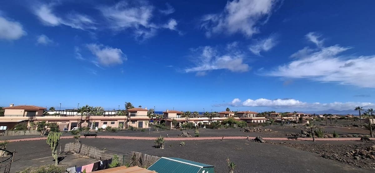 1 bedroom Apartment for sale in Lajares with pool - € 185,000 (Ref: 9359134)