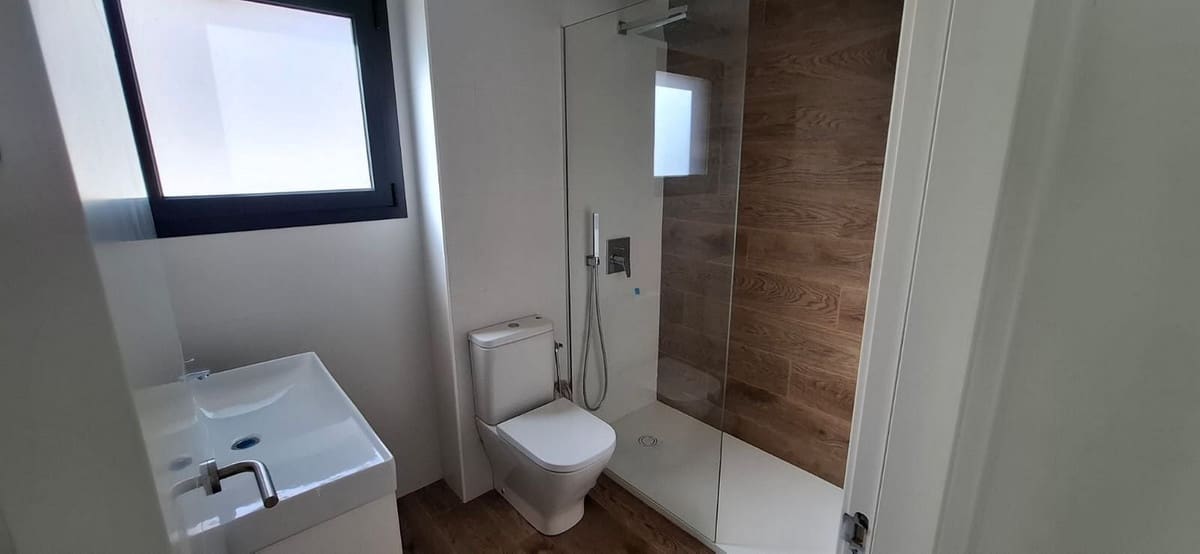 2 bedroom Apartment for sale in Corralejo with pool garage - € 295,000 (Ref: 9359135)