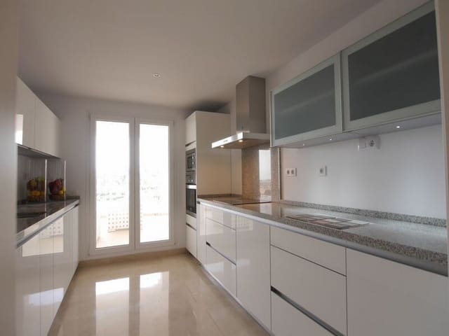 3 makuuhuone Huoneisto myytävänä paikassa Mijas Costa, Mijas mukana uima-altaan 
autotalli - 425 000 € (Ref: 9359137)