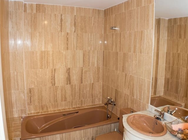 Apartamento de 2 habitaciones en Riviera del Sol, Mijas en venta con piscina - 350.000 € (Ref: 9359138)