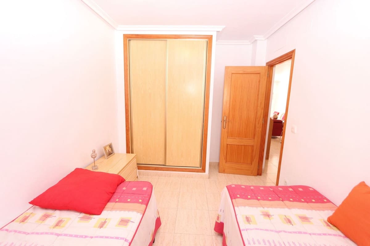 3 bedroom Apartment for sale in Playa Flamenca with pool garage - € 264,000 (Ref: 9359143)