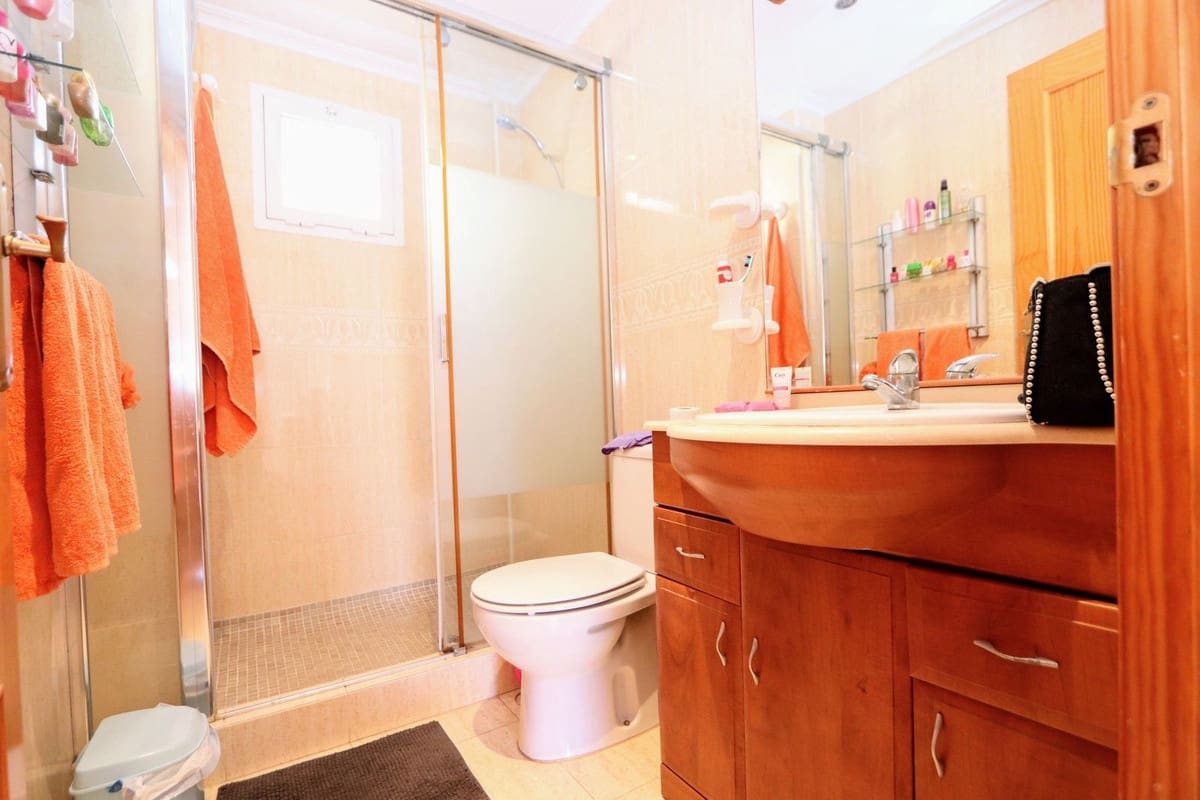 3 bedroom Apartment for sale in Playa Flamenca with pool garage - € 264,000 (Ref: 9359143)