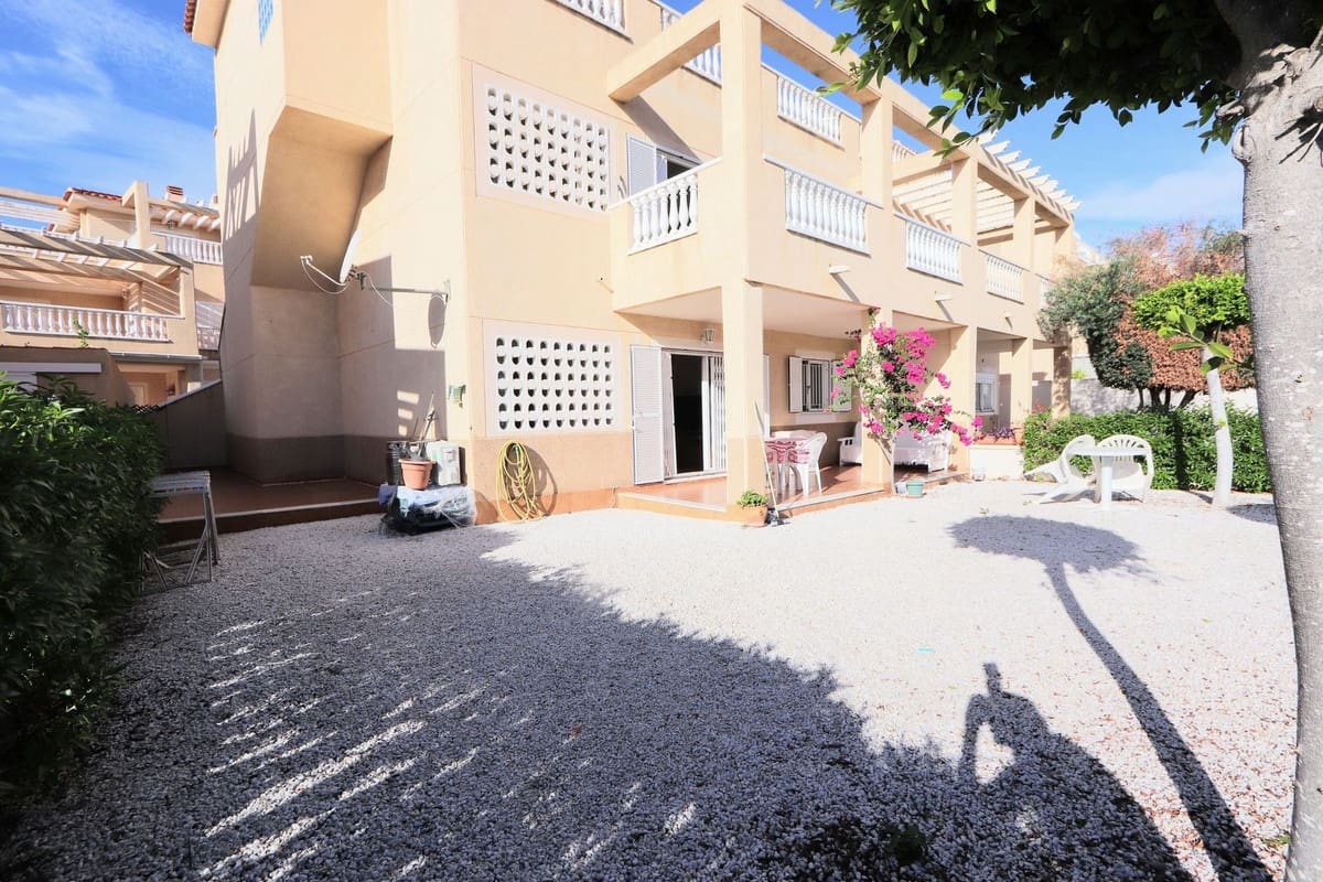 3 bedroom Apartment for sale in Playa Flamenca with pool garage - € 264,000 (Ref: 9359143)