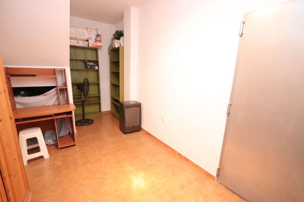 3 bedroom Apartment for sale in Playa Flamenca with pool garage - € 264,000 (Ref: 9359143)