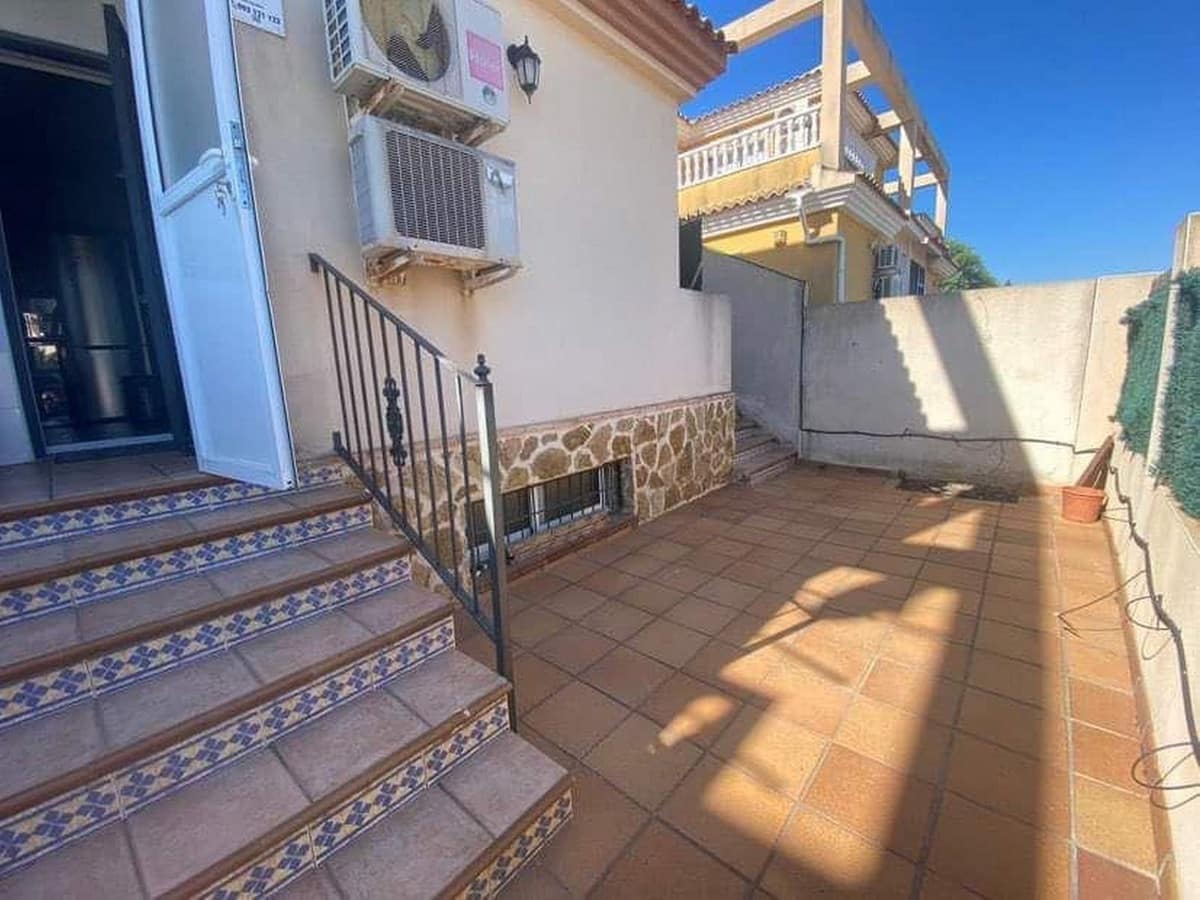 Chalet de 3 habitaciones en Los Alcázares en venta con piscina garaje - 255.000 € (Ref: 9359144)