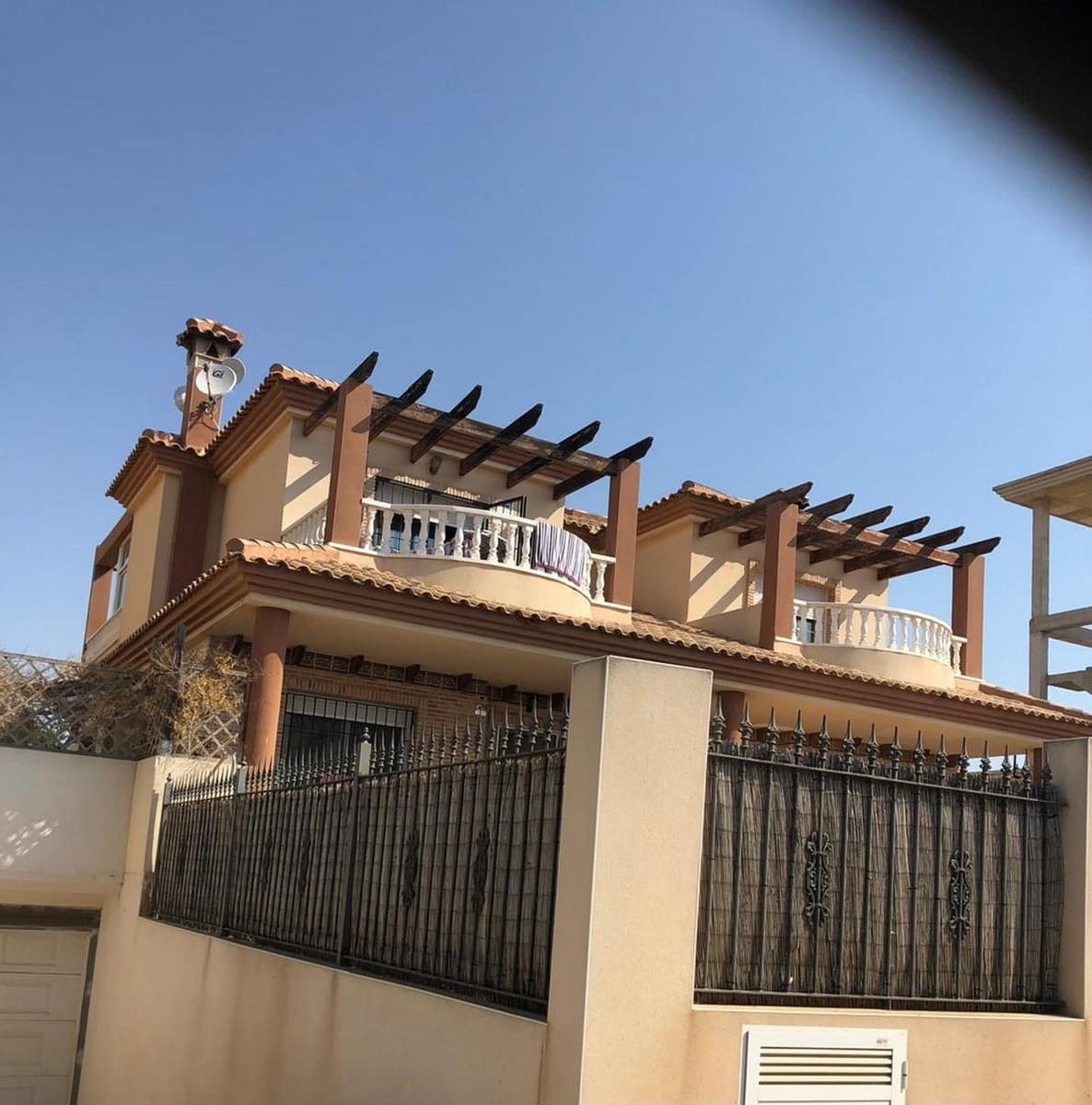 Chalet de 3 habitaciones en Los Alcázares en venta con piscina garaje - 255.000 € (Ref: 9359144)