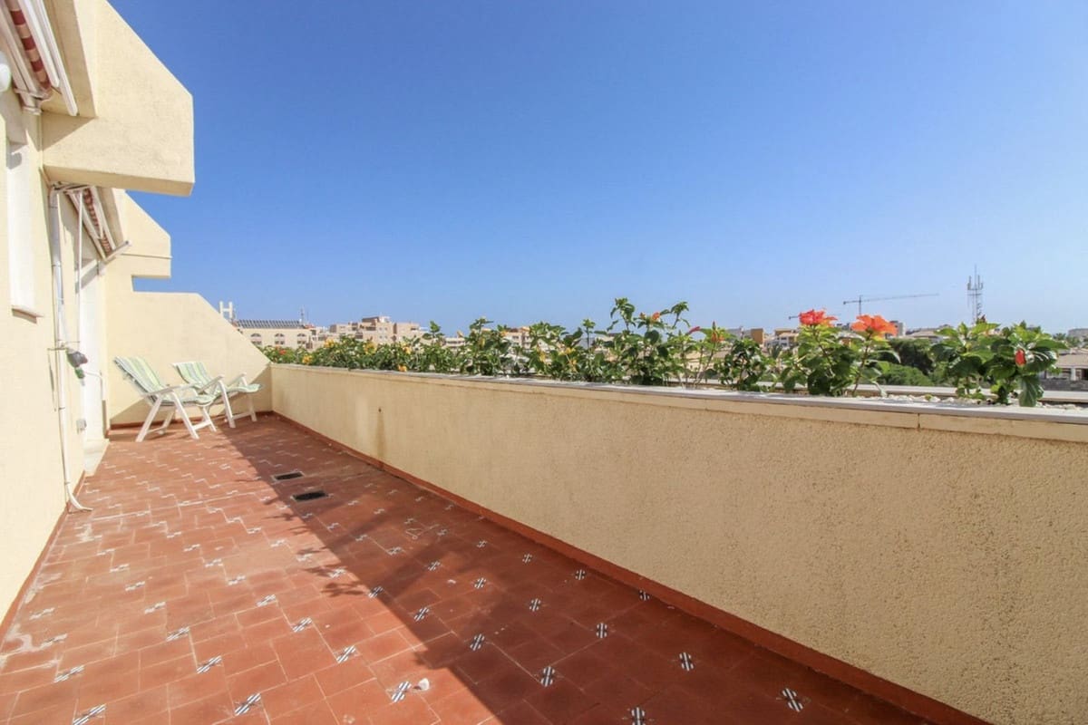 Apartamento de 2 habitaciones en Orihuela Costa en venta - 247.000 € (Ref: 9359145)