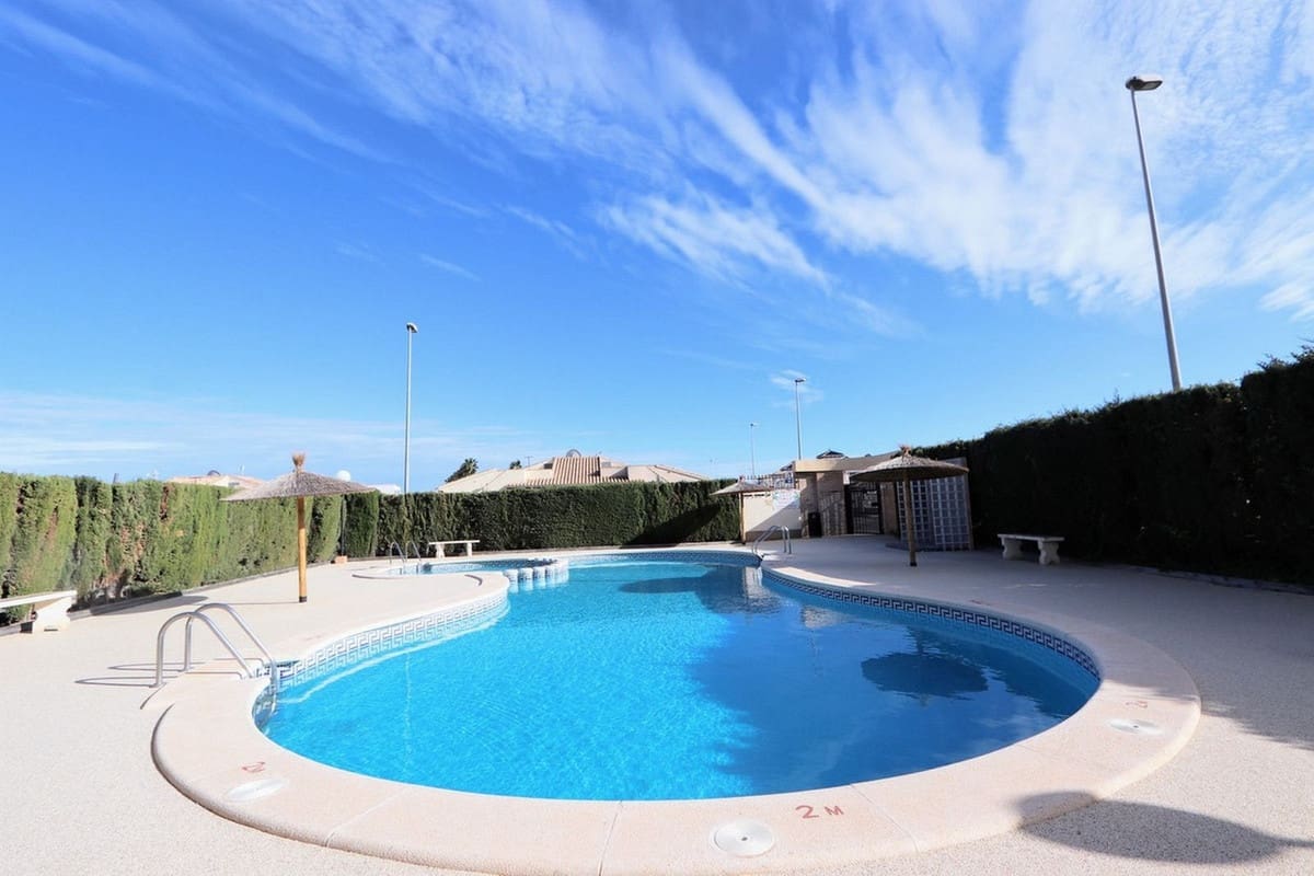 2 quarto Apartamento para venda em La Zenia com piscina garagem - 165 000 € (Ref: 9359146)