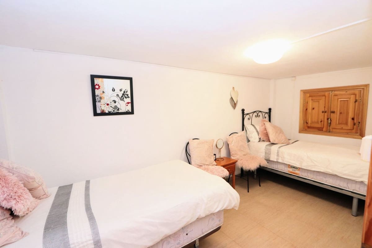 5 bedroom Villa for sale in Canada de San Pedro with pool garage - € 375,000 (Ref: 9359150)