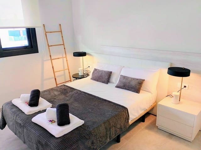 2 chambre Appartement à vendre à Lomas de Campoamor - Las Ramblas, Orihuela avec piscine garage - 269 000 € (Ref: 9359151)