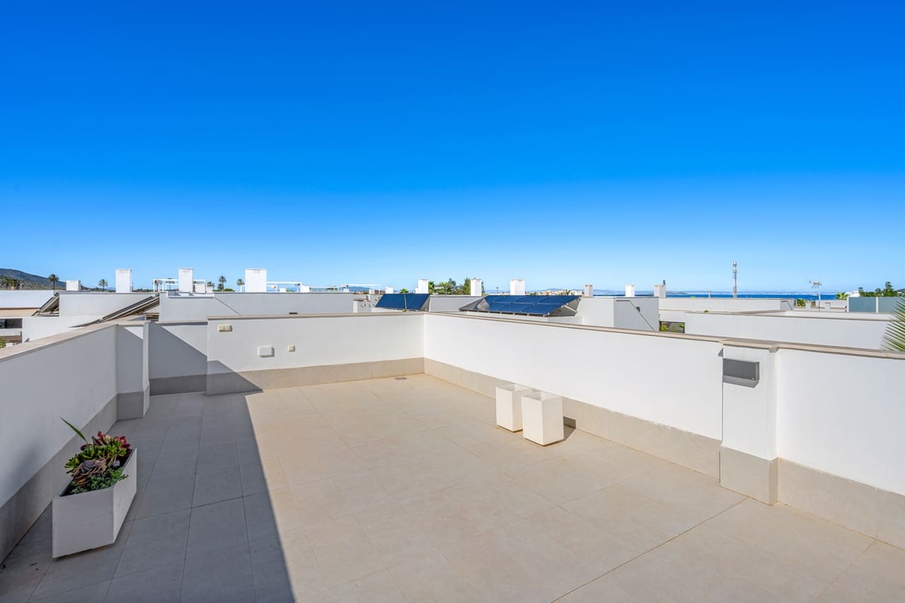 3 bedroom Villa for sale in Mar de Cristal with garage - € 470,000 (Ref: 9359182)