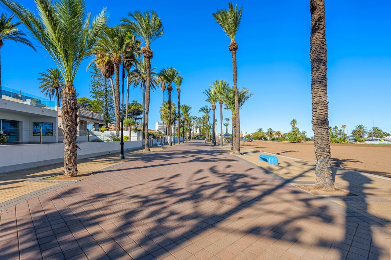 3 bedroom Villa for sale in Mar de Cristal with garage - € 470,000 (Ref: 9359182)