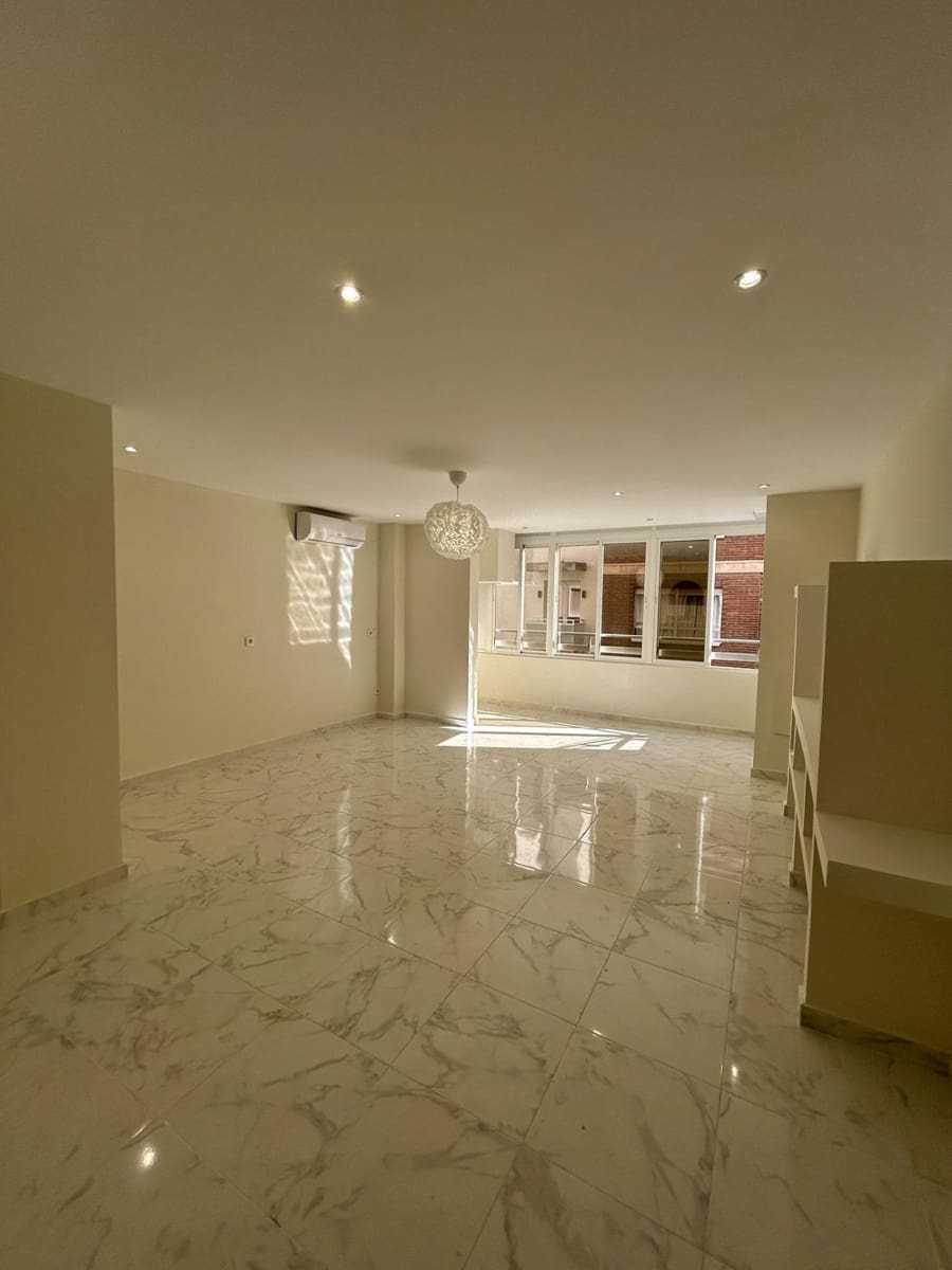 Apartamento de 3 habitaciones en Torrevieja en venta - 256.000 € (Ref: 9359192)