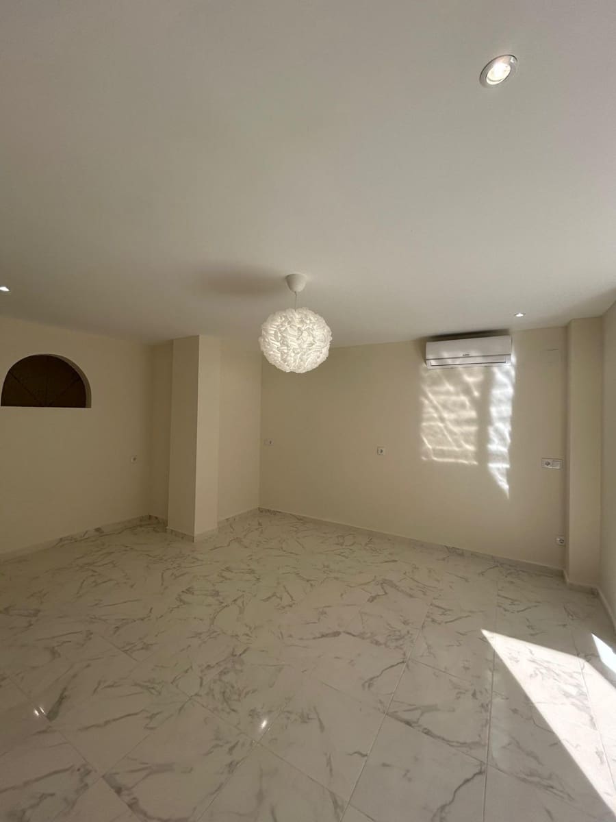 Apartamento de 3 habitaciones en Torrevieja en venta - 256.000 € (Ref: 9359192)