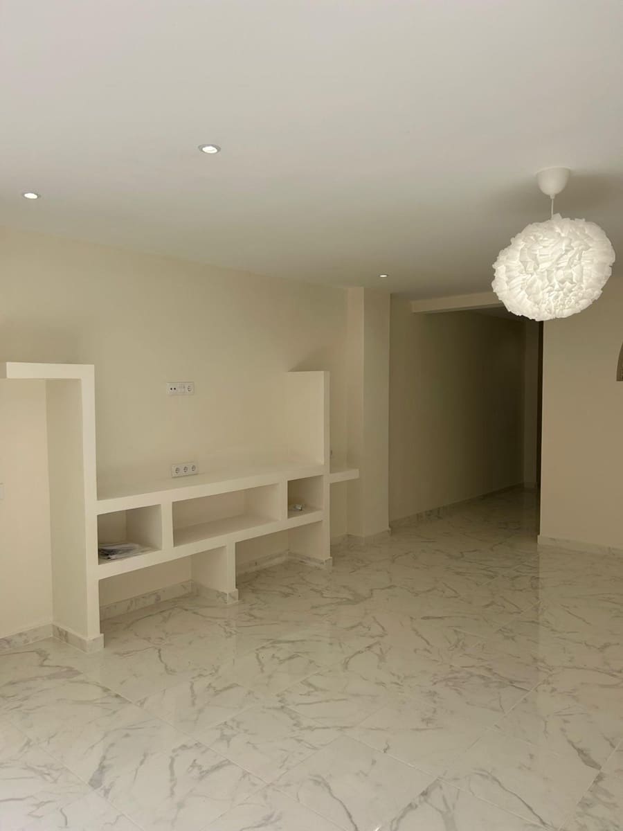Apartamento de 3 habitaciones en Torrevieja en venta - 256.000 € (Ref: 9359192)