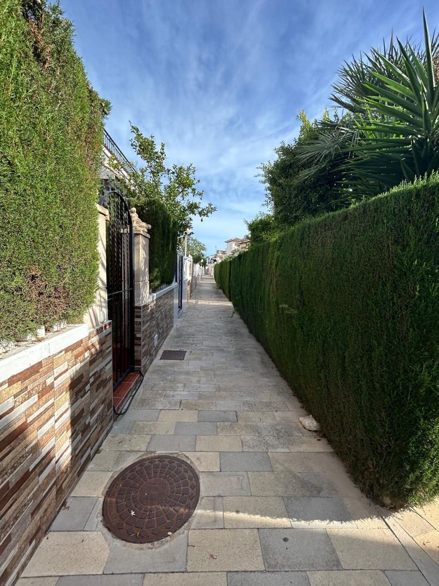 2 sovrum Lägenhet till salu i Orihuela Costa med pool - 199 000 € (Ref: 9359196)