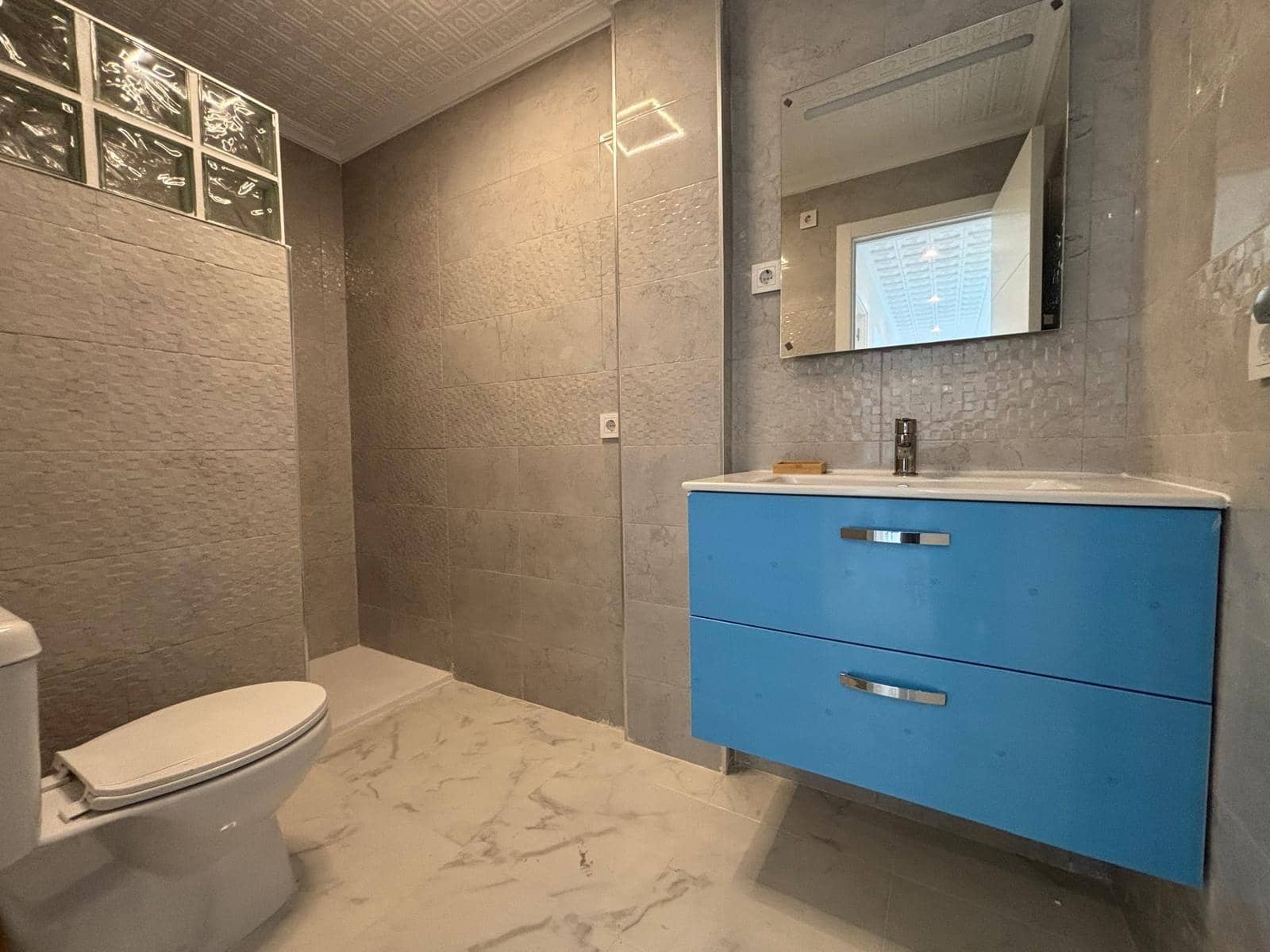 3 quarto Penthouse para venda em Torrevieja com piscina - 335 000 € (Ref: 9359197)