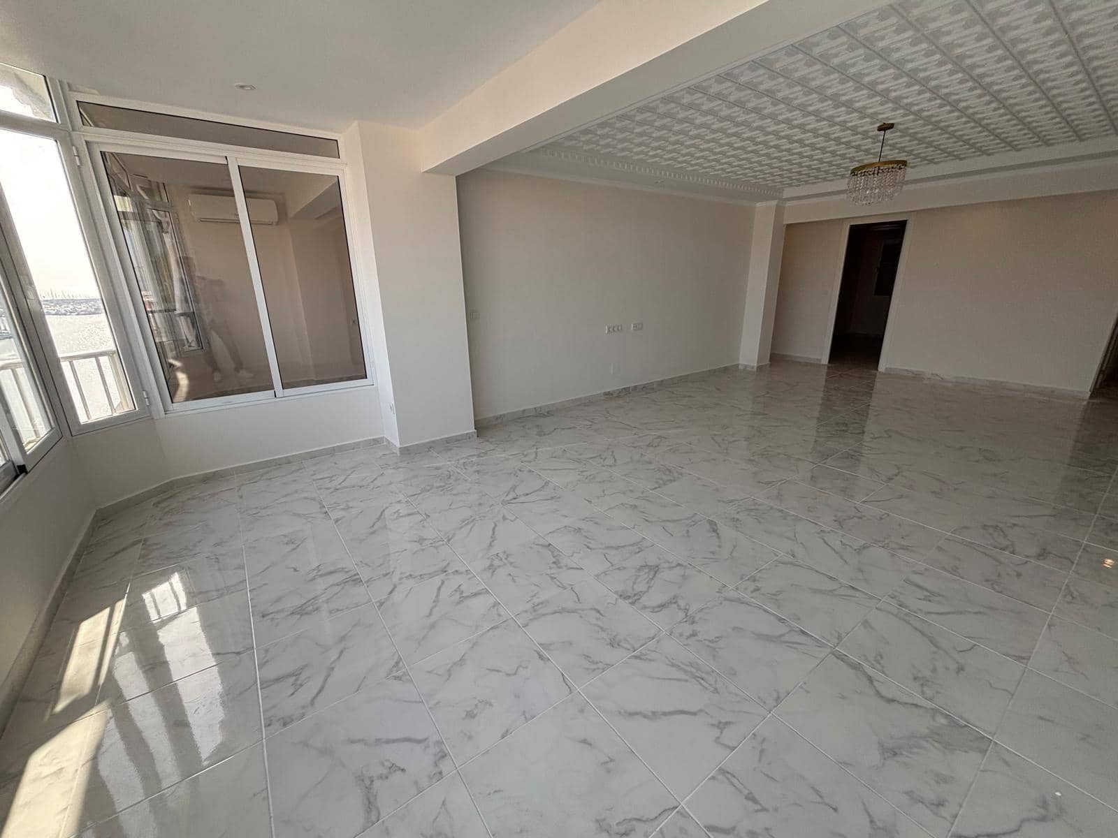 3 quarto Penthouse para venda em Torrevieja com piscina - 335 000 € (Ref: 9359197)