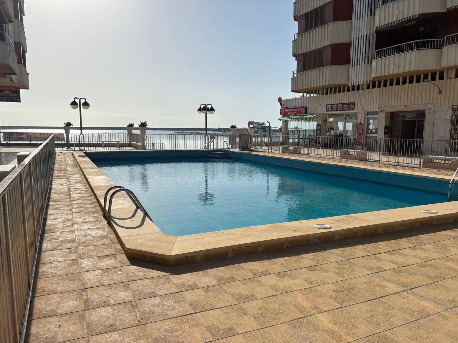 3 soveværelse Penthouse til salg i Torrevieja med swimmingpool - € 335.000 (Ref: 9359197)