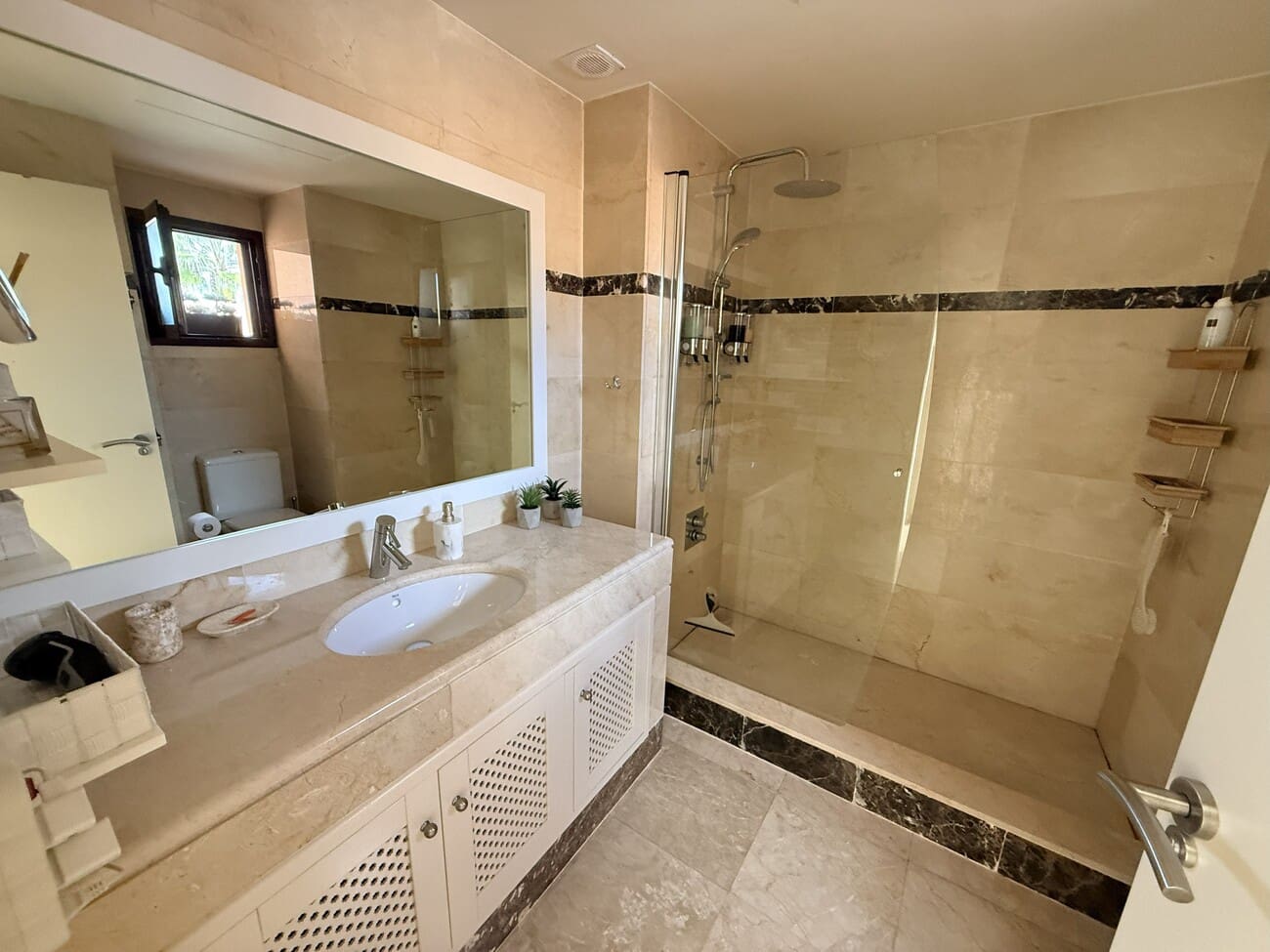 2 sypialnia Apartament na sprzedaż w Los Alcazares z basenem - 259 000 € (Ref: 9359199)