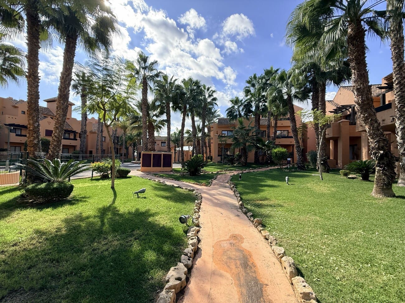 2 sypialnia Apartament na sprzedaż w Los Alcazares z basenem - 259 000 € (Ref: 9359199)