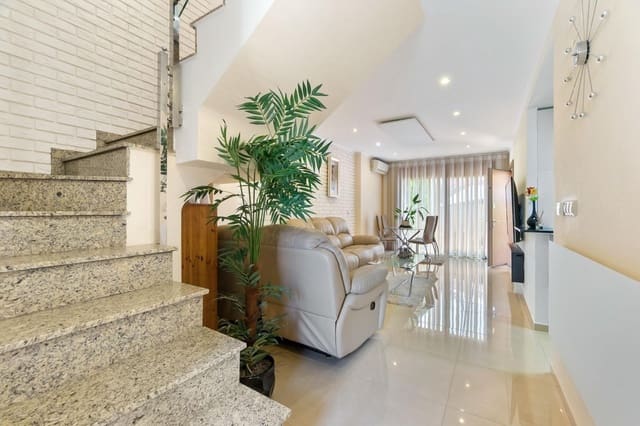 3 slaapkamer Huis te koop in Parque Acuático - Sector 25, Torrevieja - € 319.900 (Ref: 9359209)