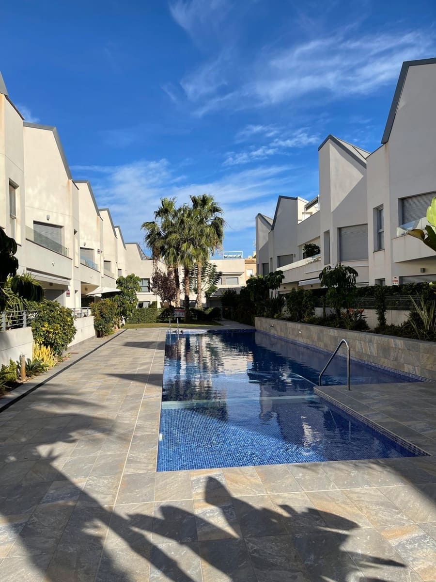 2 soverom Bungalow til salgs i Torrevieja - € 239 000 (Ref: 9359212)