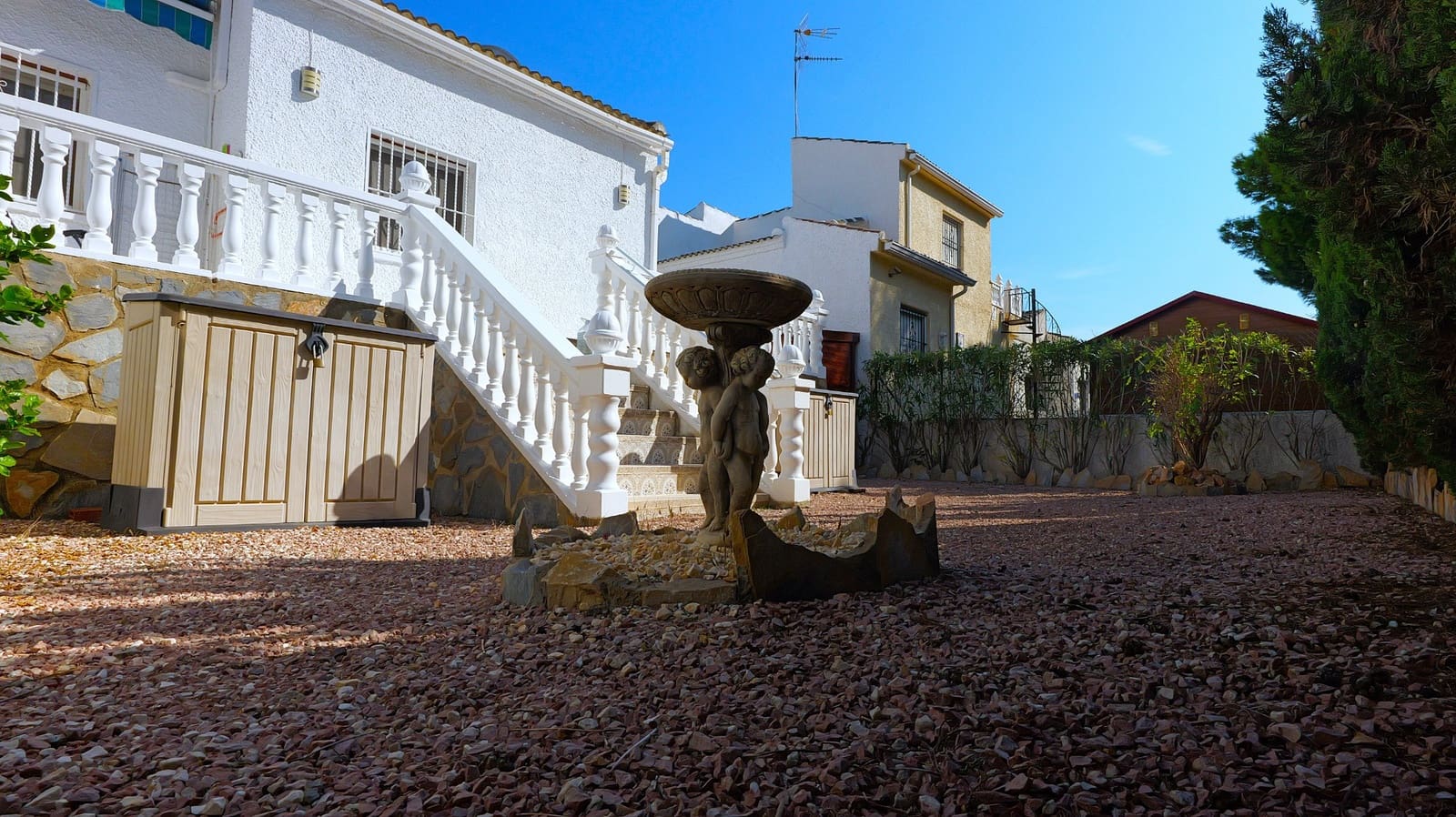 2 bedroom Villa for sale in Torrevieja - € 229,000 (Ref: 9359220)